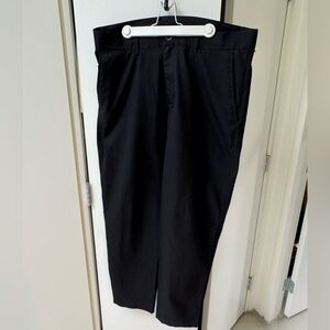 36 Lululemon relaxed tapered trouser